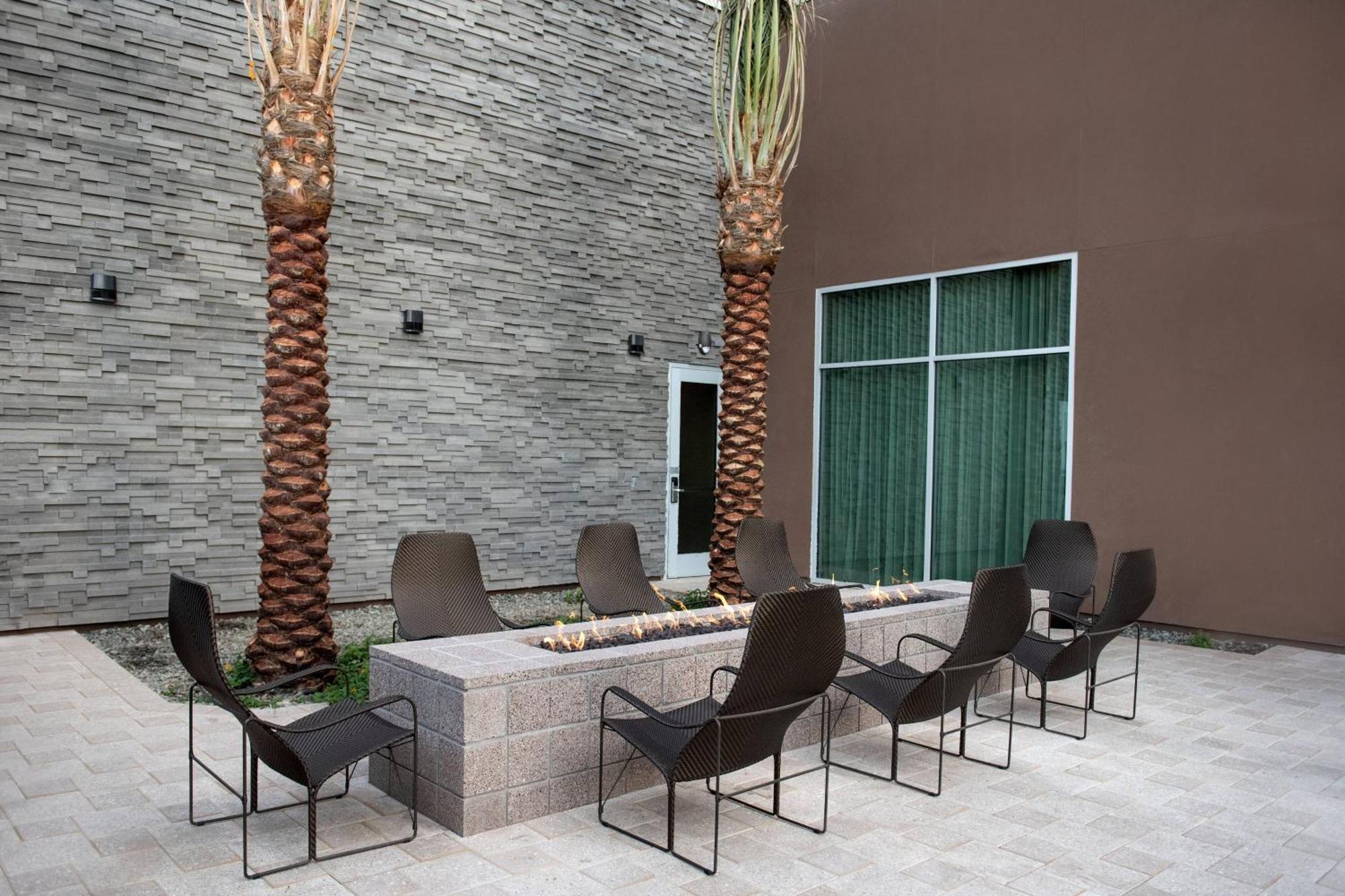 Courtyard By Marriott Mesa At Wrigleyville West מראה חיצוני תמונה