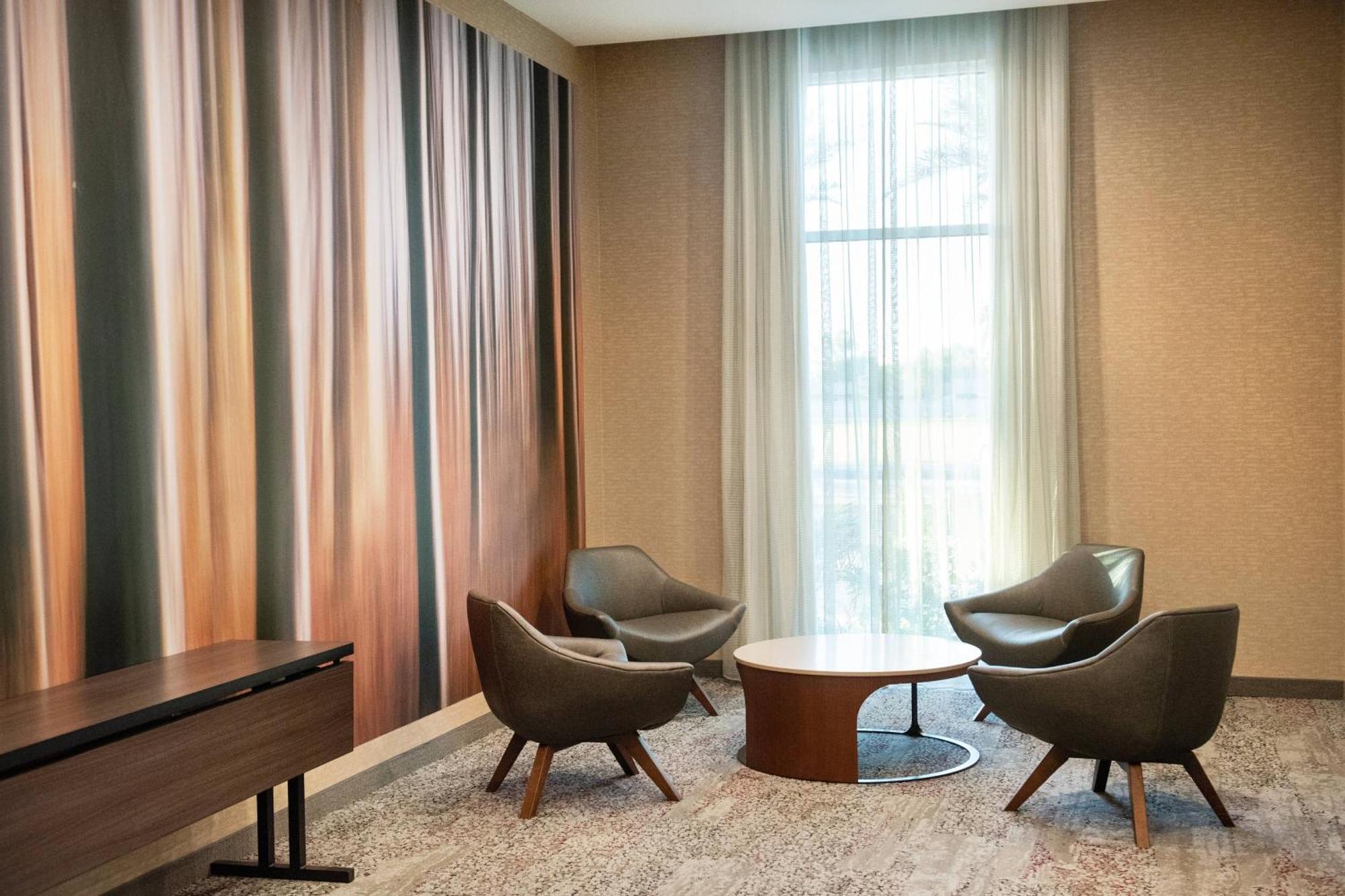 Courtyard By Marriott Mesa At Wrigleyville West מראה חיצוני תמונה